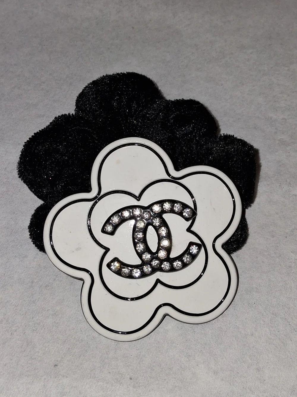 Chanel VIP/GWP White Flower Black VELVET Hair Tie with Crystal Logo.Vintage 1999